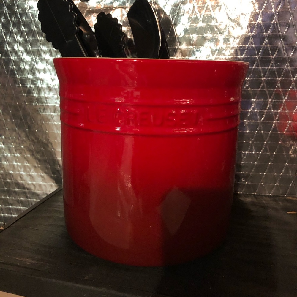 Le Creuset utensil holder